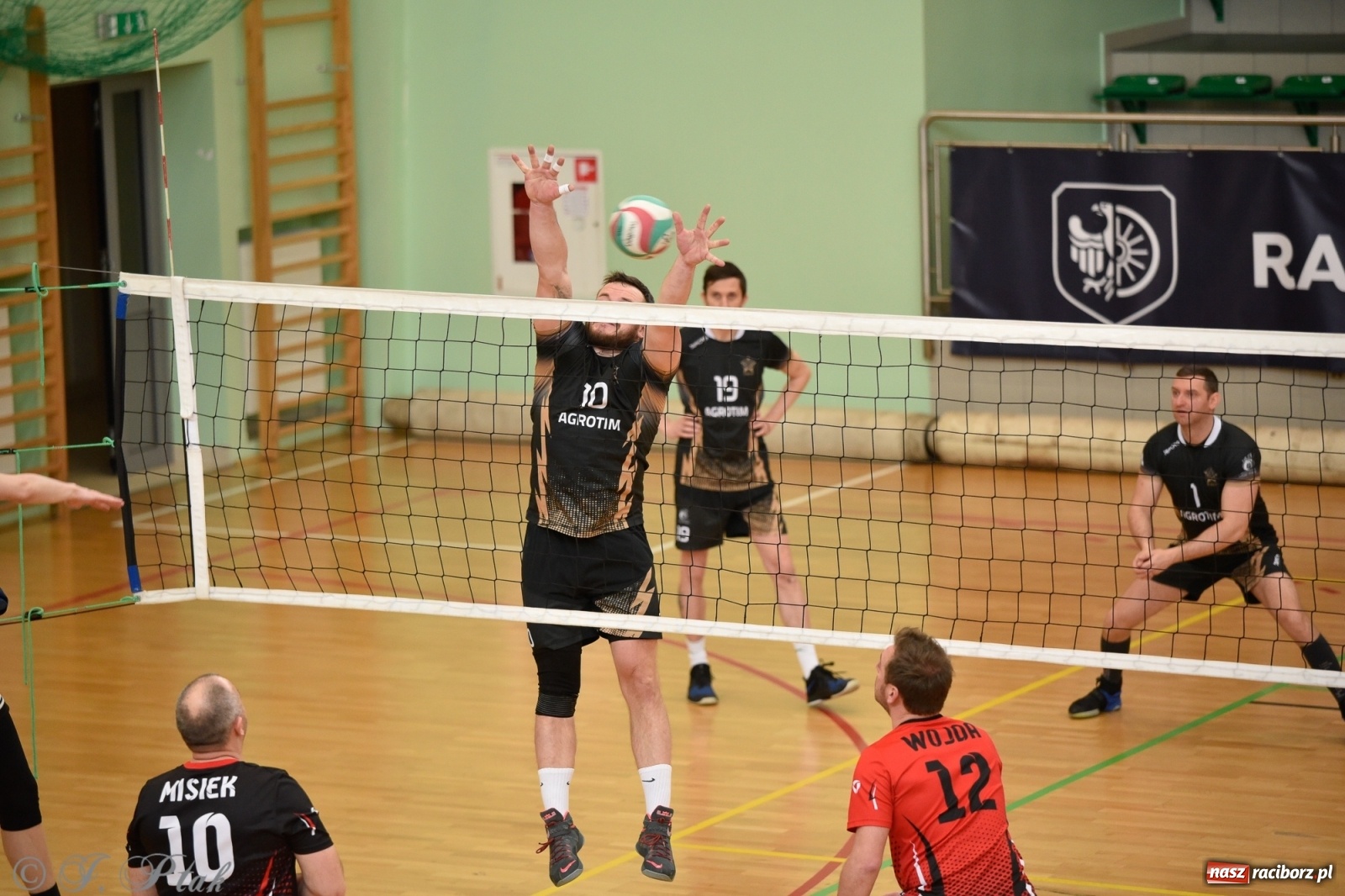 Zdjęcie w galerii na portalu naszraciborz.pl: Niedziela w RLPS pełna emocji  [FOTO] wiadomości z regionu