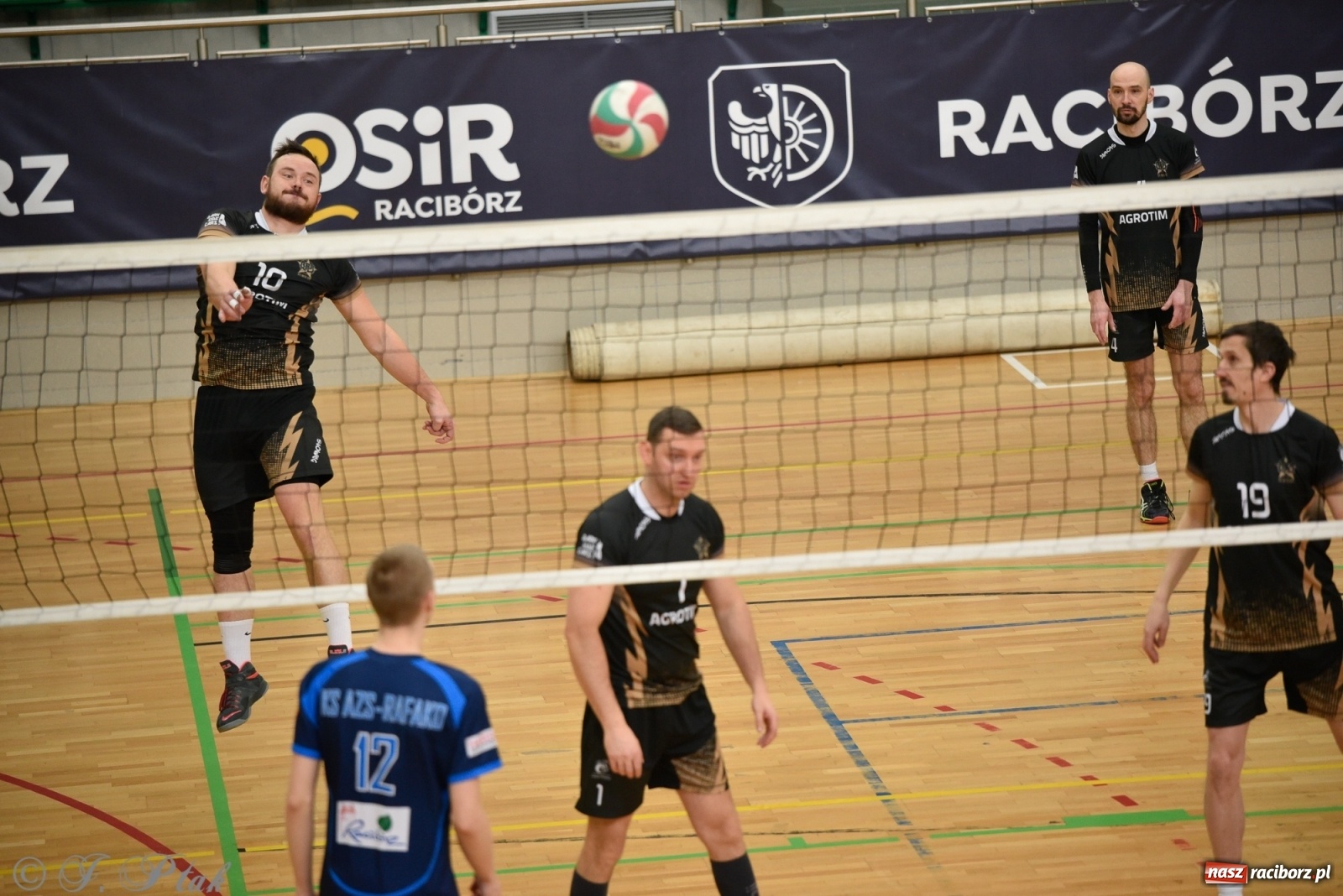 Zdjęcie w galerii na portalu naszraciborz.pl: Niedziela w RLPS pełna emocji  [FOTO] wiadomości z regionu