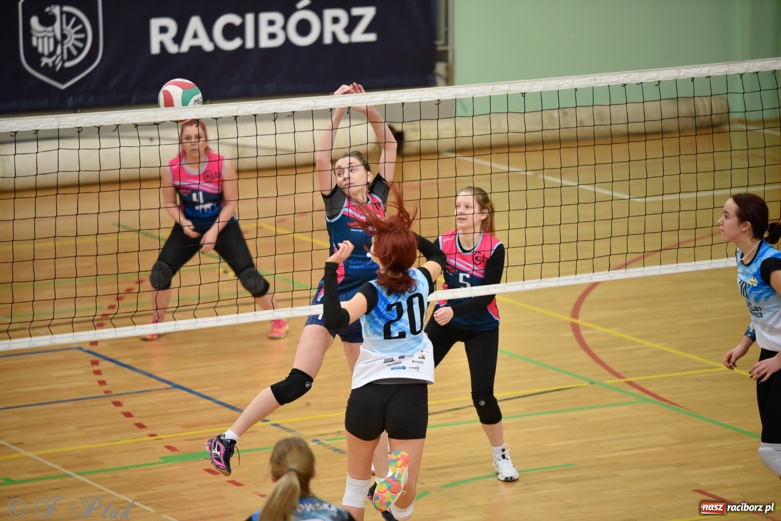 Zdjęcie w galerii na portalu naszraciborz.pl: Niedziela w RLPS pełna emocji  [FOTO] wiadomości z regionu