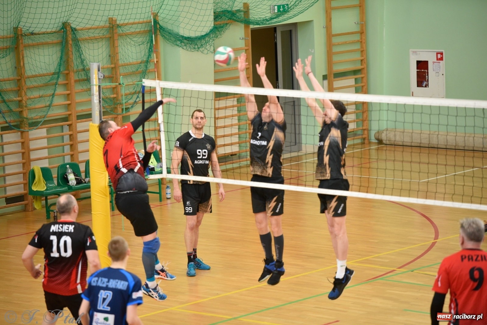 Zdjęcie w galerii na portalu naszraciborz.pl: Niedziela w RLPS pełna emocji  [FOTO] wiadomości z regionu