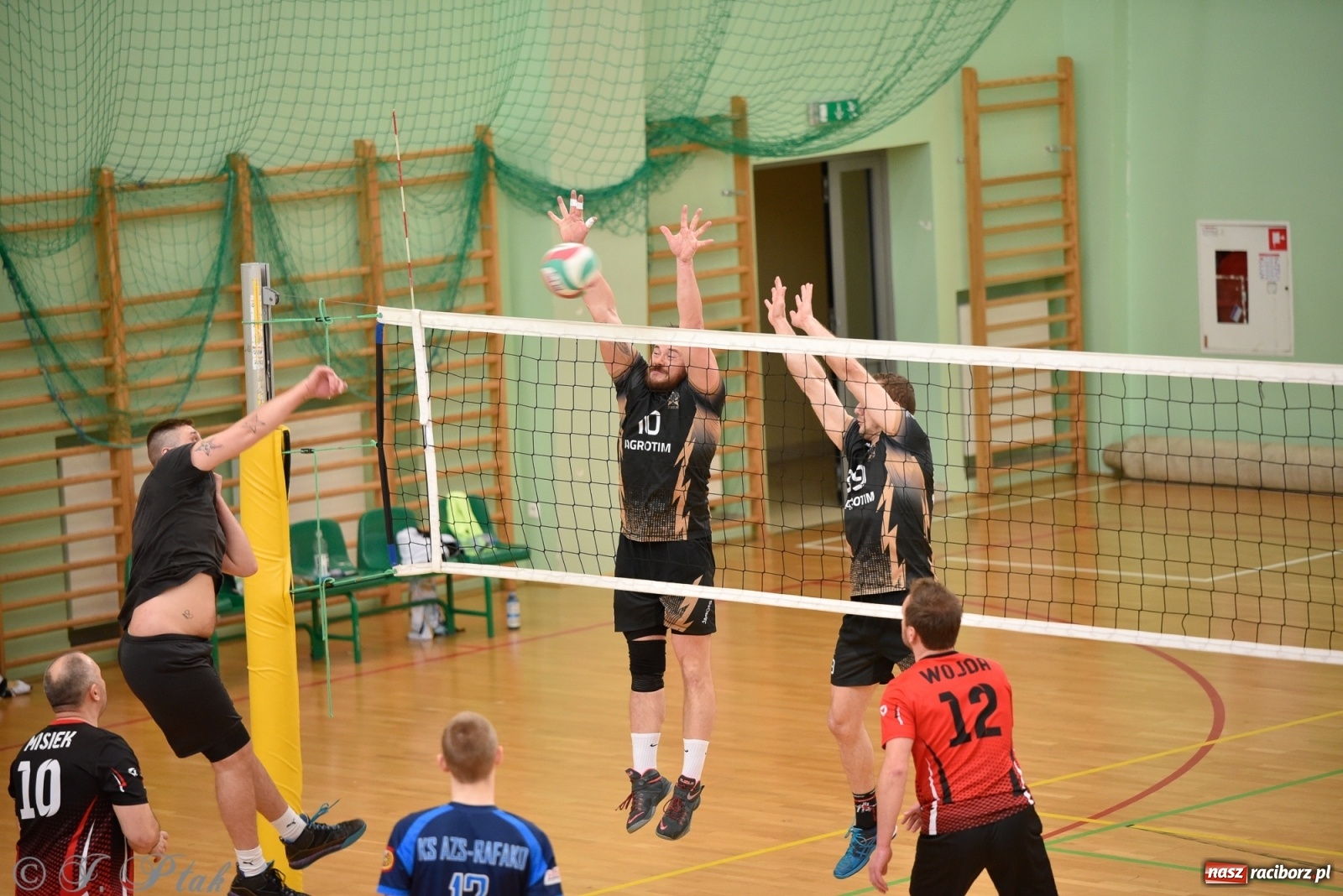 Zdjęcie w galerii na portalu naszraciborz.pl: Niedziela w RLPS pełna emocji  [FOTO] wiadomości z regionu