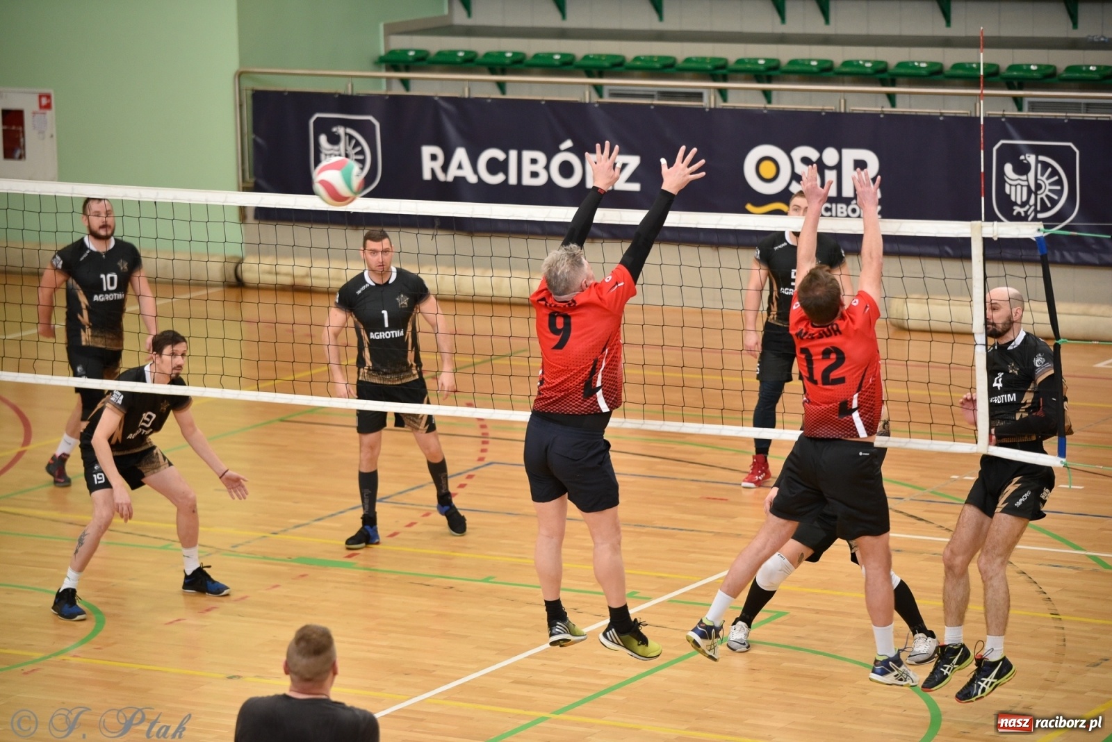 Zdjęcie w galerii na portalu naszraciborz.pl: Niedziela w RLPS pełna emocji  [FOTO] wiadomości z regionu