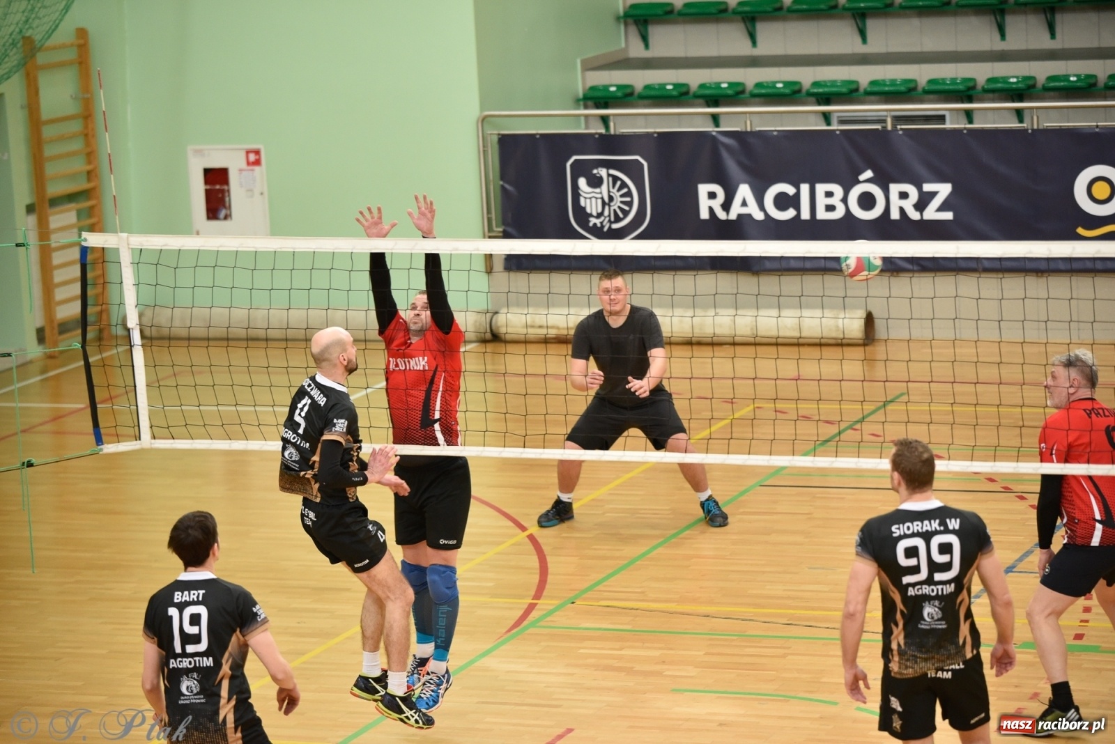 Zdjęcie w galerii na portalu naszraciborz.pl: Niedziela w RLPS pełna emocji  [FOTO] wiadomości z regionu