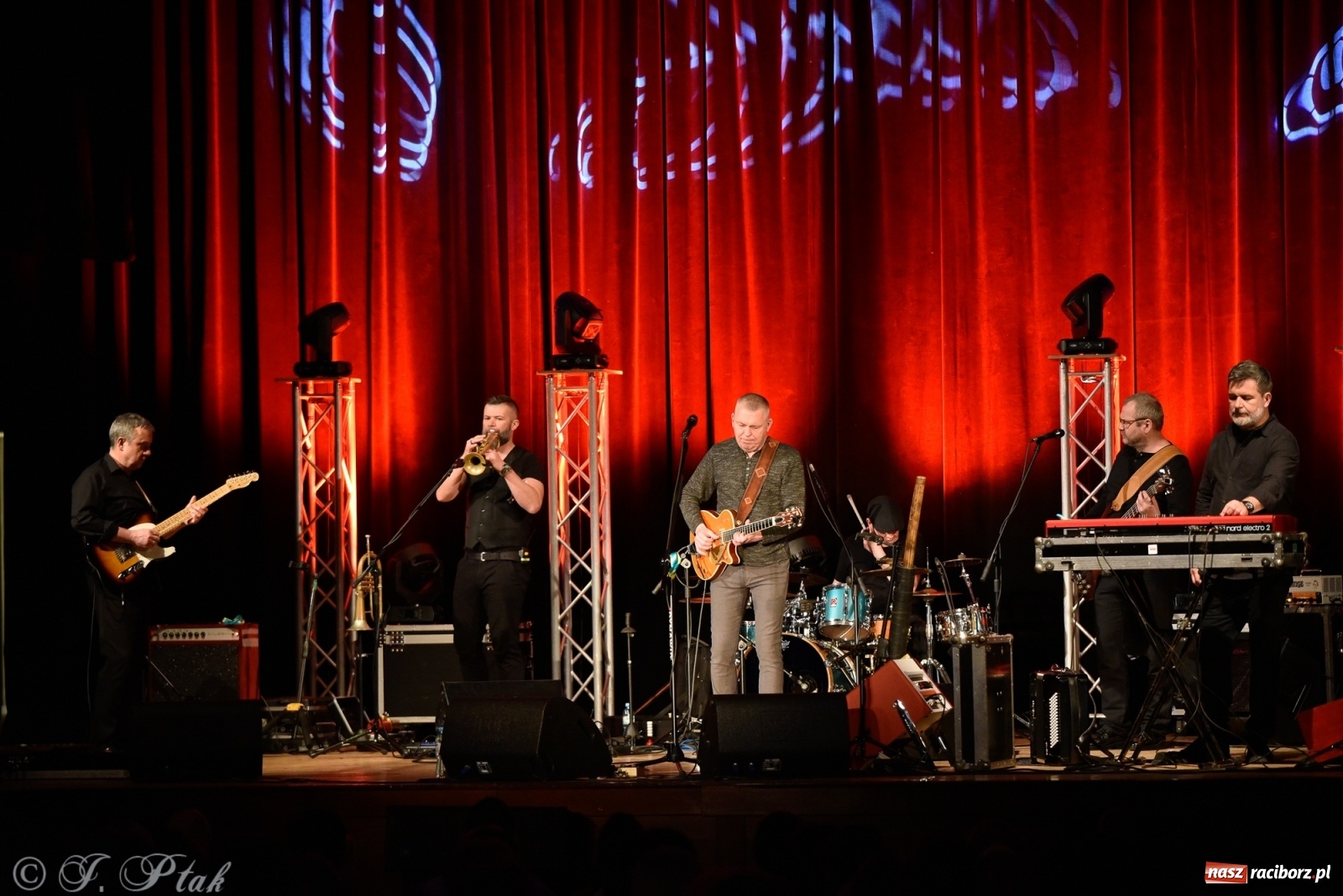 Zdjęcie w galerii na portalu naszraciborz.pl: Raz, Dwa, Trzy na swoje 30. urodziny w Raciborzu wiadomości z regionu