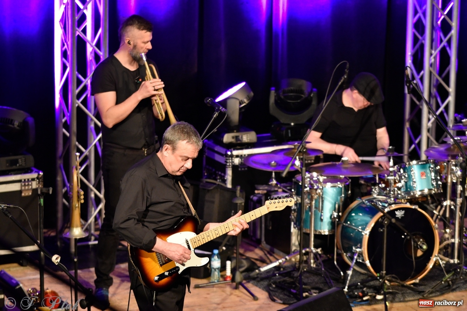 Zdjęcie w galerii na portalu naszraciborz.pl: Raz, Dwa, Trzy na swoje 30. urodziny w Raciborzu wiadomości z regionu