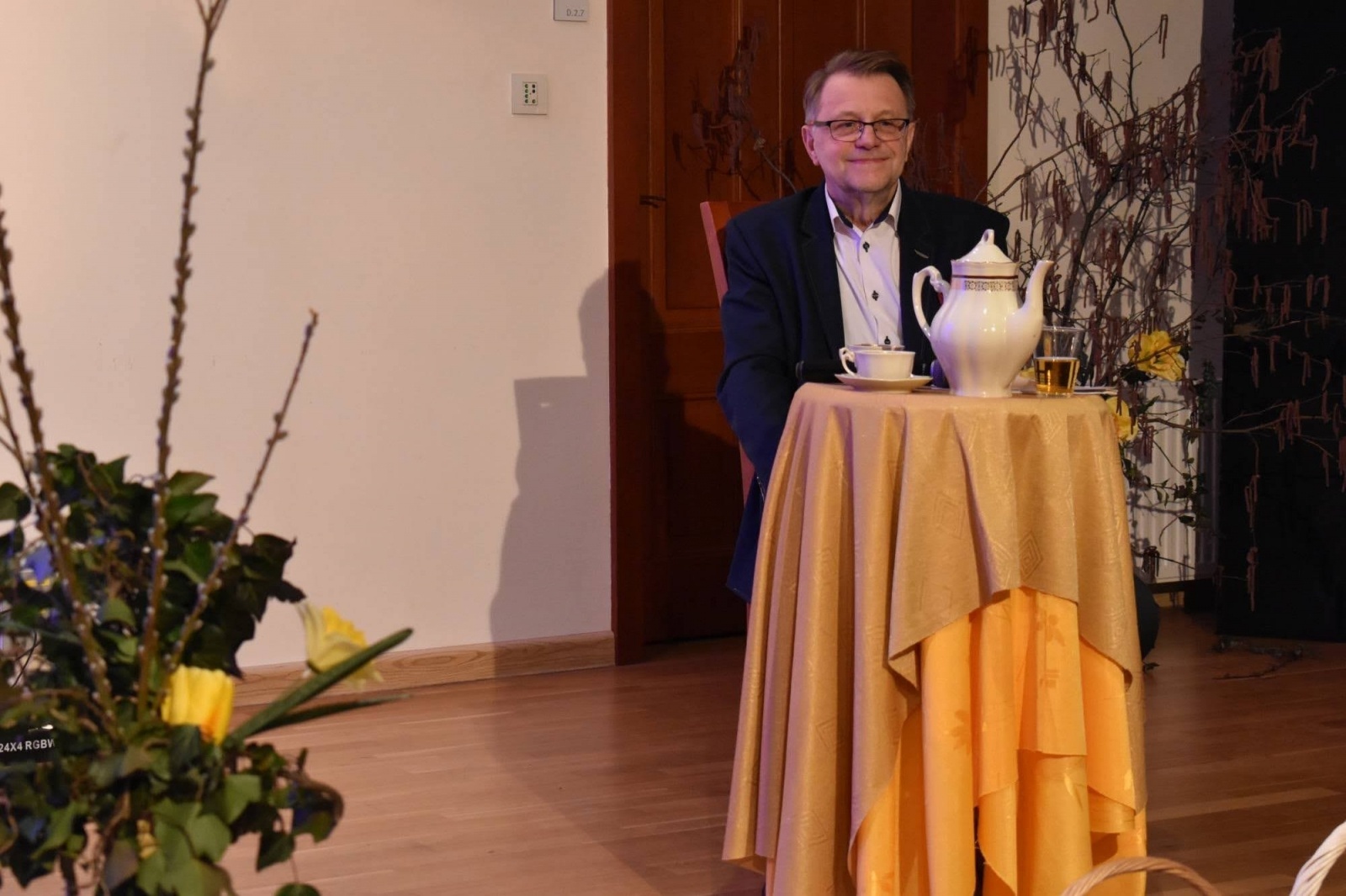 Zdjęcie w galerii na portalu naszraciborz.pl: Zakręcona RULETKA życia. Promocja książki Zbigniewa Woźniaka na zamku wiadomości z regionu