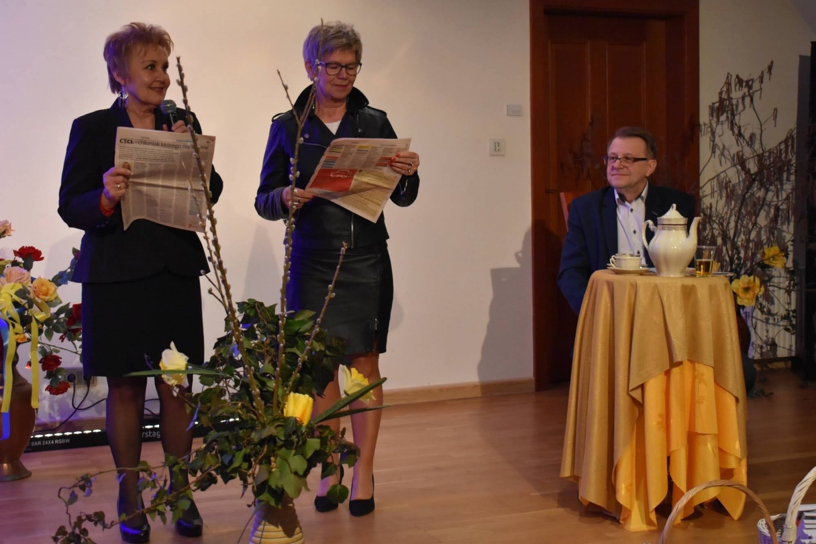 Zdjęcie w galerii na portalu naszraciborz.pl: Zakręcona RULETKA życia. Promocja książki Zbigniewa Woźniaka na zamku wiadomości z regionu