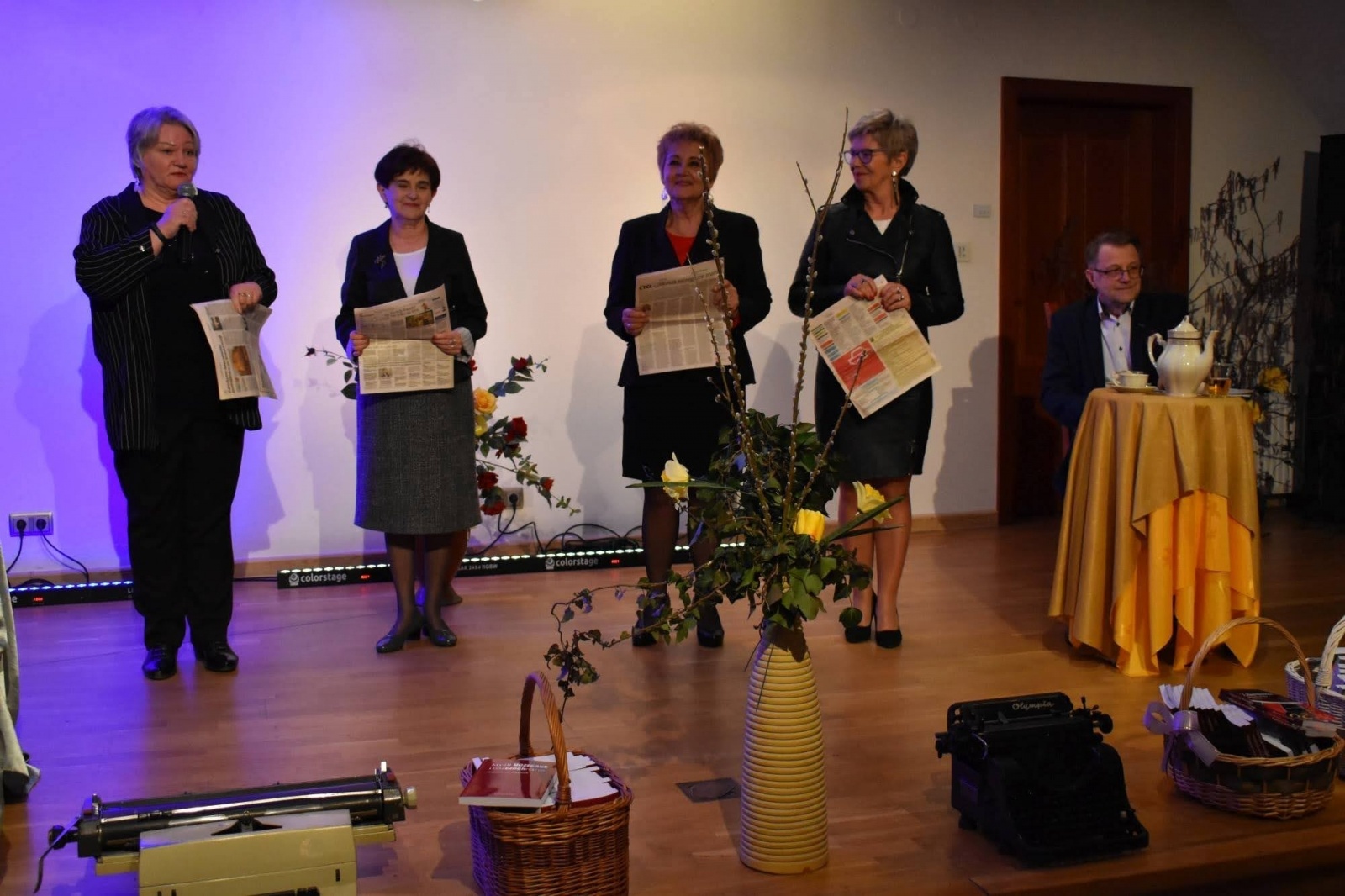 Zdjęcie w galerii na portalu naszraciborz.pl: Zakręcona RULETKA życia. Promocja książki Zbigniewa Woźniaka na zamku wiadomości z regionu