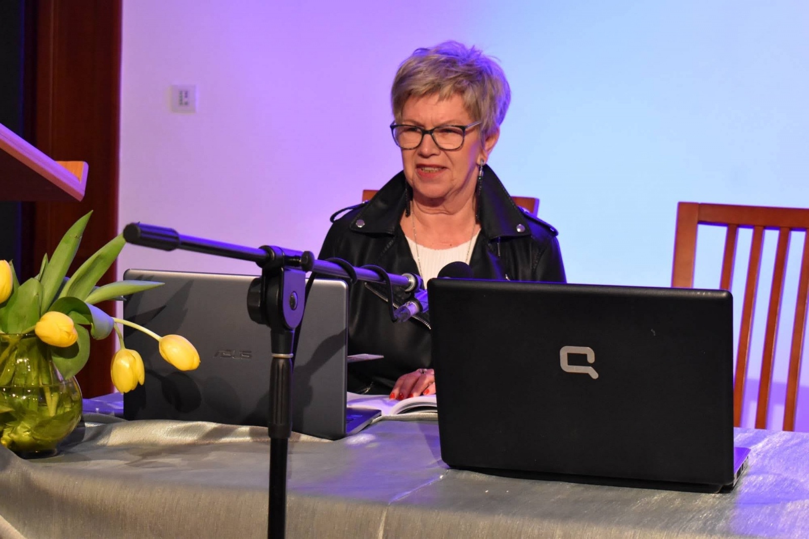 Zdjęcie w galerii na portalu naszraciborz.pl: Zakręcona RULETKA życia. Promocja książki Zbigniewa Woźniaka na zamku wiadomości z regionu