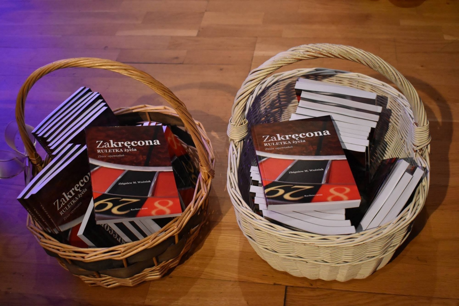 Zdjęcie w galerii na portalu naszraciborz.pl: Zakręcona RULETKA życia. Promocja książki Zbigniewa Woźniaka na zamku wiadomości z regionu