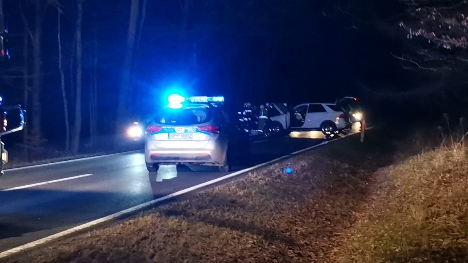 Zdjęcie w galerii na portalu naszraciborz.pl: Raport 998. Ćwierć miliona złotych strat w zderzeniu mercedesa i BMW w Kuźni Raciborskiej wiadomości z regionu
