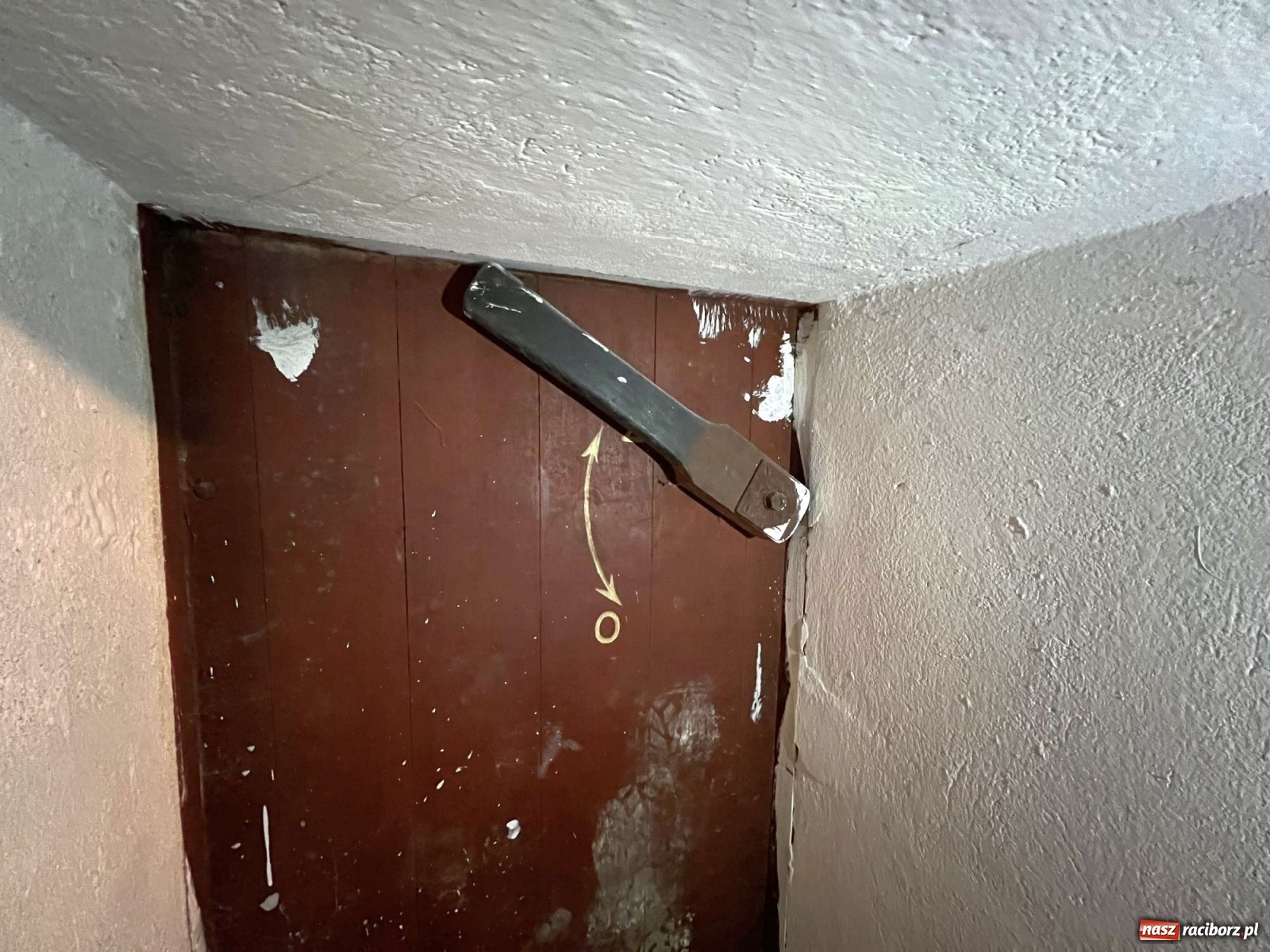 Zdjęcie w galerii na portalu naszraciborz.pl: Poniemiecki schron przy ul. Wileńskiej, dawniej Hohenzollernów [FOTO] wiadomości z regionu