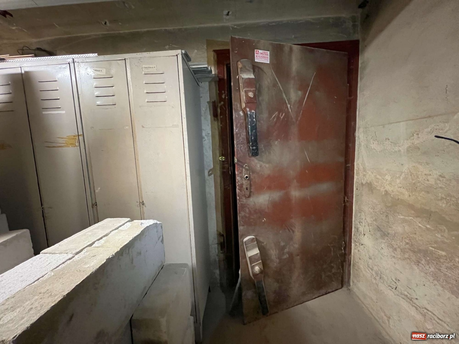 Zdjęcie w galerii na portalu naszraciborz.pl: Poniemiecki schron przy ul. Wileńskiej, dawniej Hohenzollernów [FOTO] wiadomości z regionu