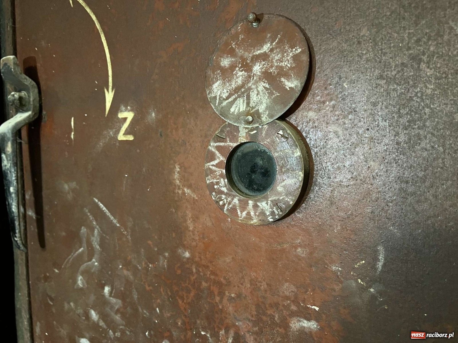 Zdjęcie w galerii na portalu naszraciborz.pl: Poniemiecki schron przy ul. Wileńskiej, dawniej Hohenzollernów [FOTO] wiadomości z regionu