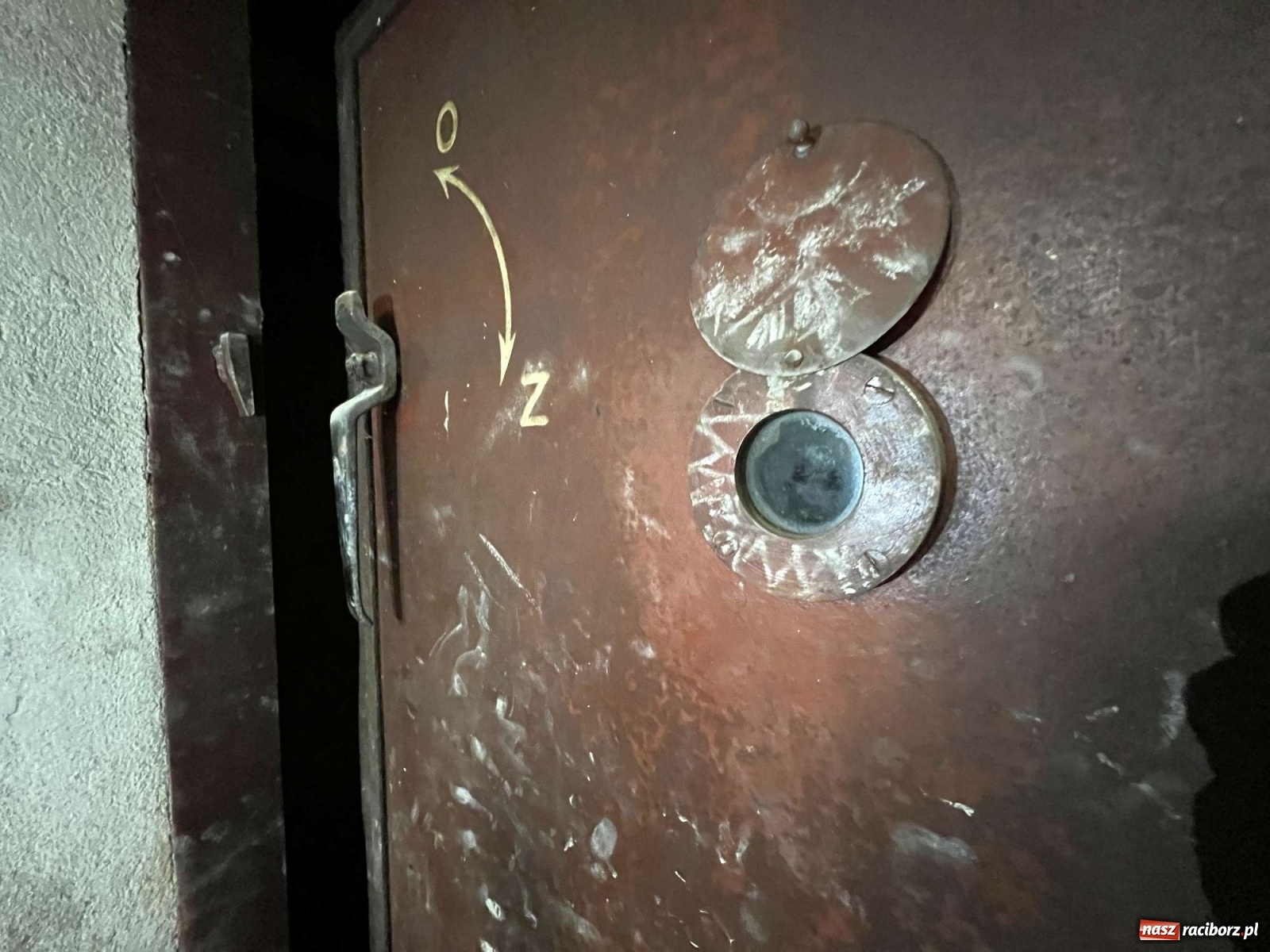 Zdjęcie w galerii na portalu naszraciborz.pl: Poniemiecki schron przy ul. Wileńskiej, dawniej Hohenzollernów [FOTO] wiadomości z regionu