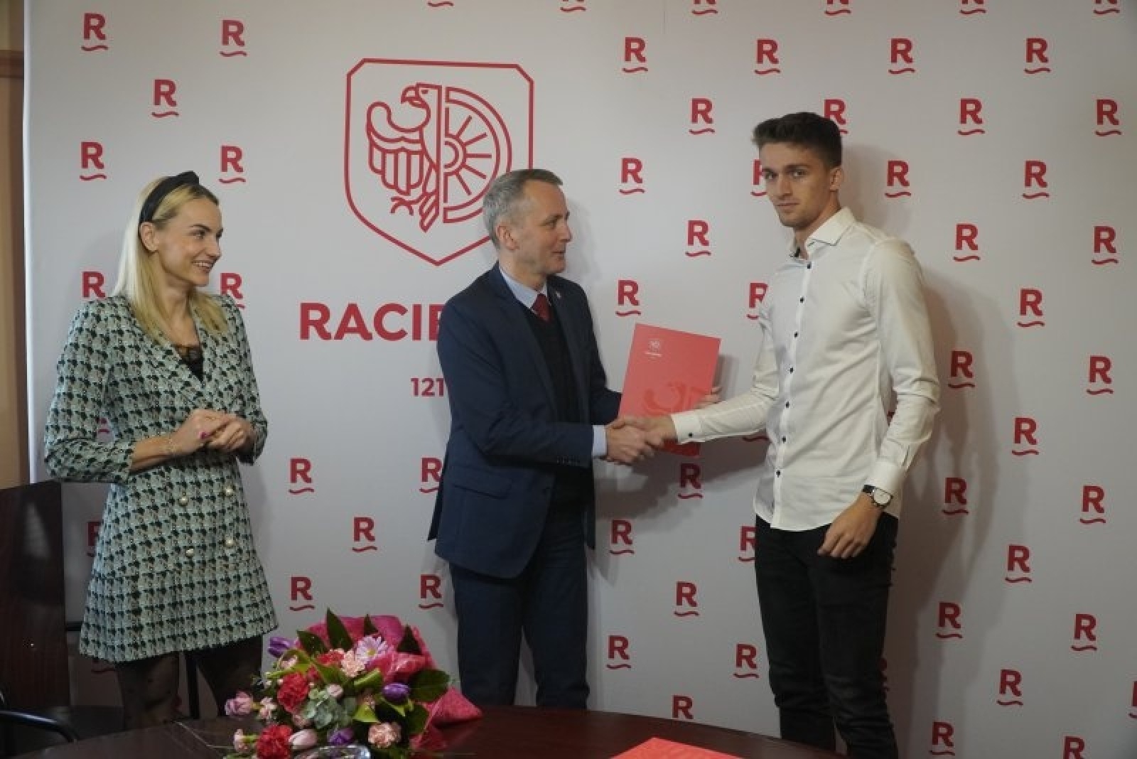 Zdjęcie w galerii na portalu naszraciborz.pl: Raciborska mistrzyni wręczyła nagrody prezydenta dla młodych sportowców wiadomości z regionu