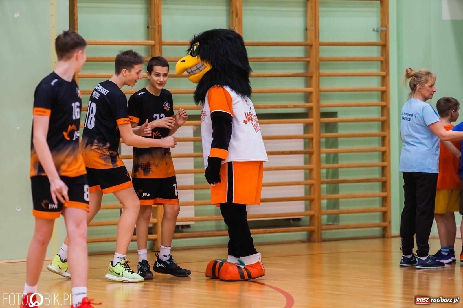 Zdjęcie w galerii na portalu naszraciborz.pl: Festiwal Sportu z SP 18 w hali przy Łąkowej [FOTO i WIDEO] wiadomości z regionu