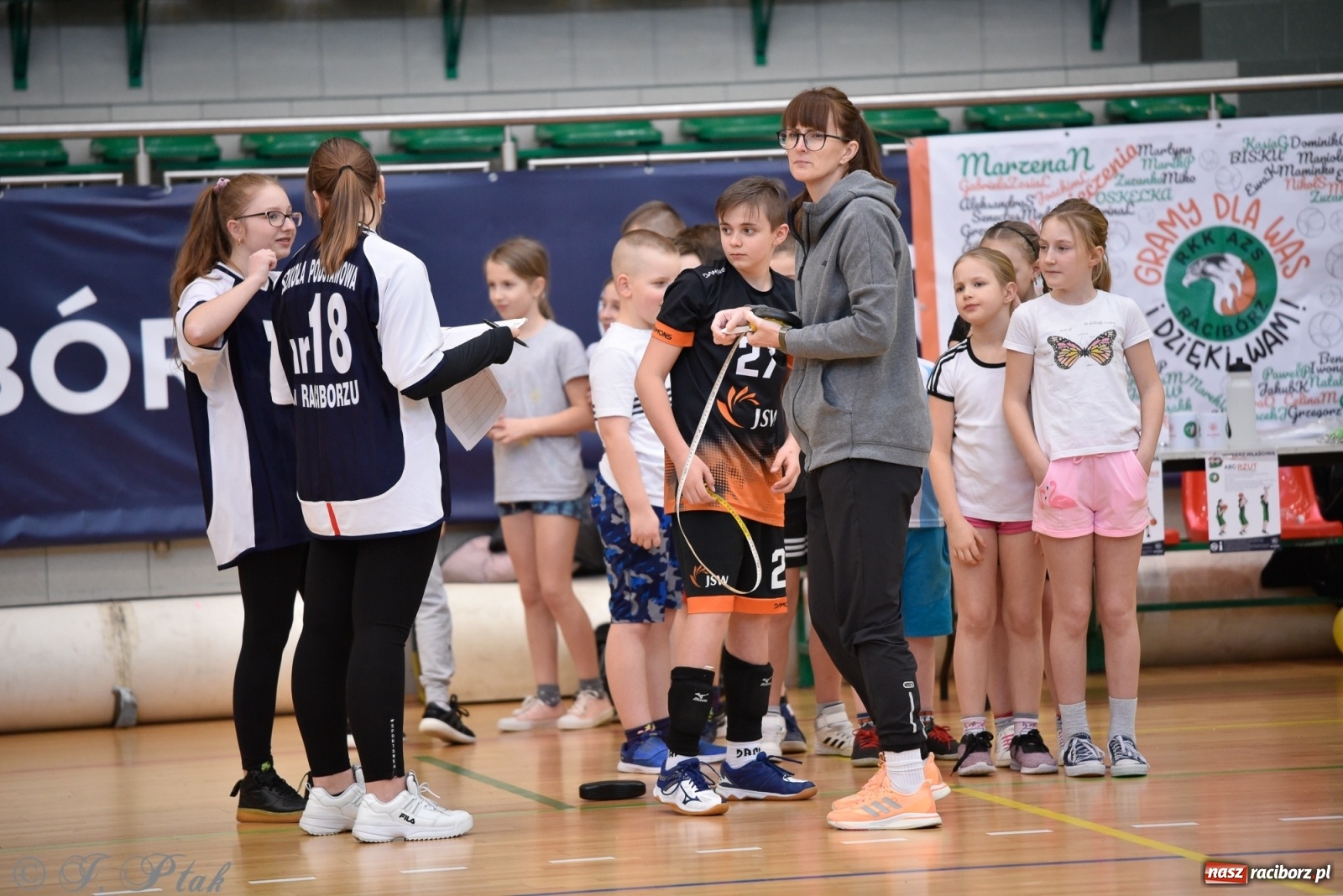 Zdjęcie w galerii na portalu naszraciborz.pl: Festiwal Sportu z SP 18 w hali przy Łąkowej [FOTO i WIDEO] wiadomości z regionu