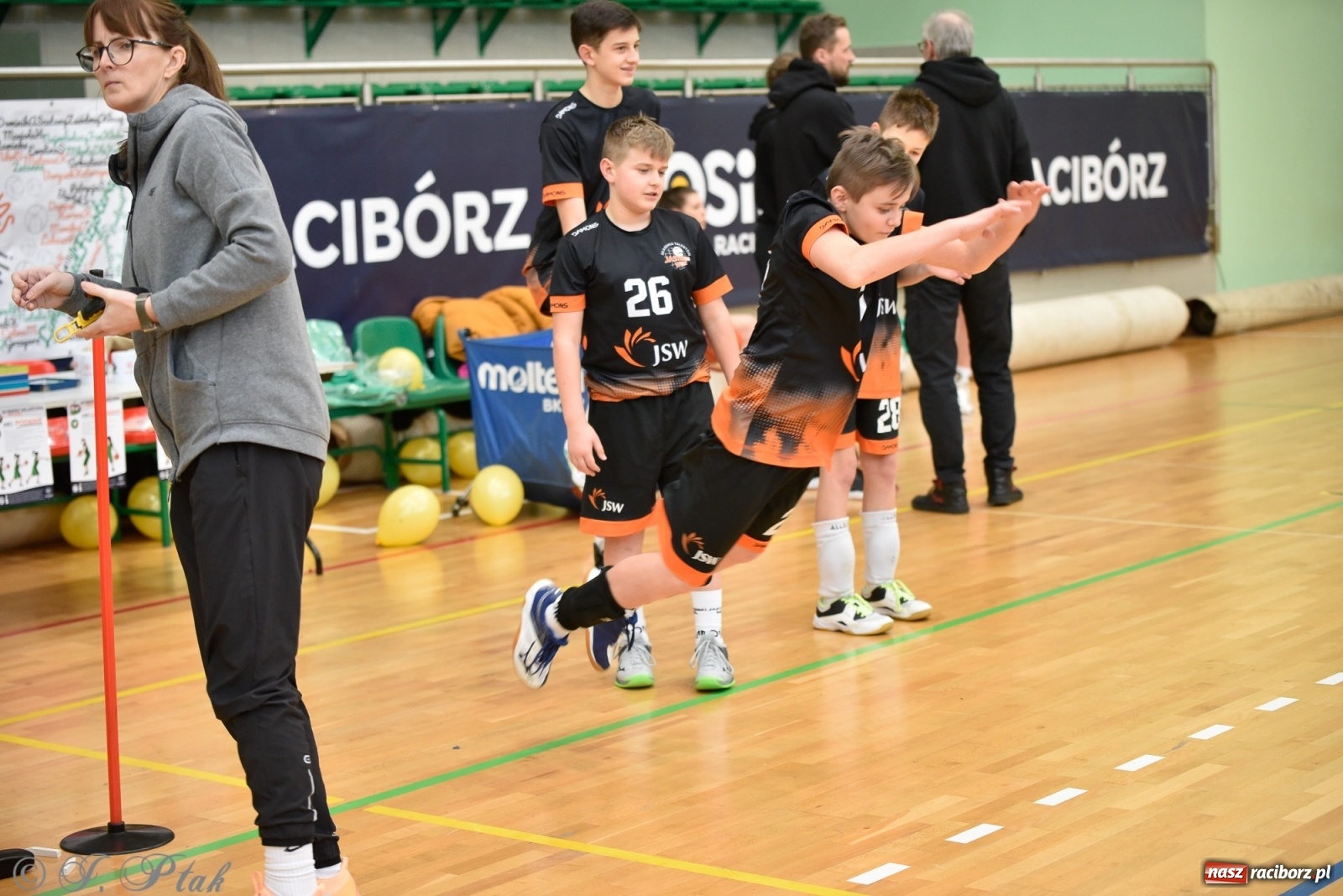 Zdjęcie w galerii na portalu naszraciborz.pl: Festiwal Sportu z SP 18 w hali przy Łąkowej [FOTO i WIDEO] wiadomości z regionu