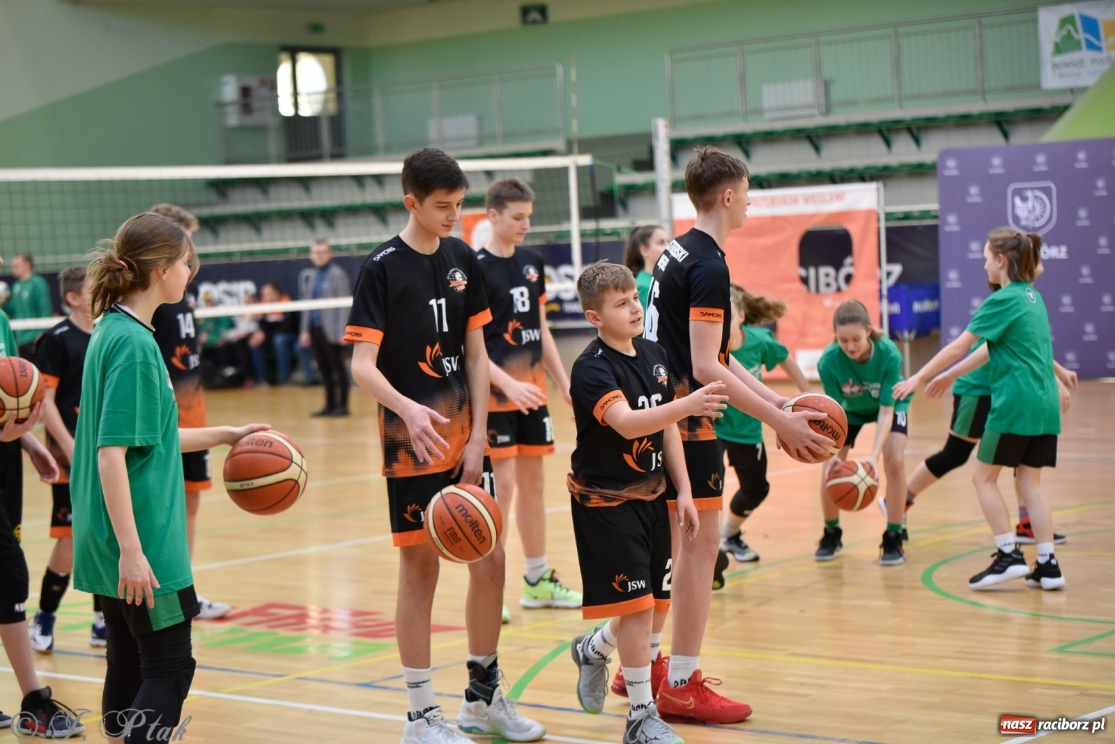 Zdjęcie w galerii na portalu naszraciborz.pl: Festiwal Sportu z SP 18 w hali przy Łąkowej [FOTO i WIDEO] wiadomości z regionu