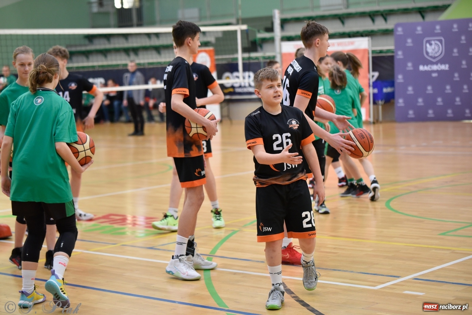 Zdjęcie w galerii na portalu naszraciborz.pl: Festiwal Sportu z SP 18 w hali przy Łąkowej [FOTO i WIDEO] wiadomości z regionu