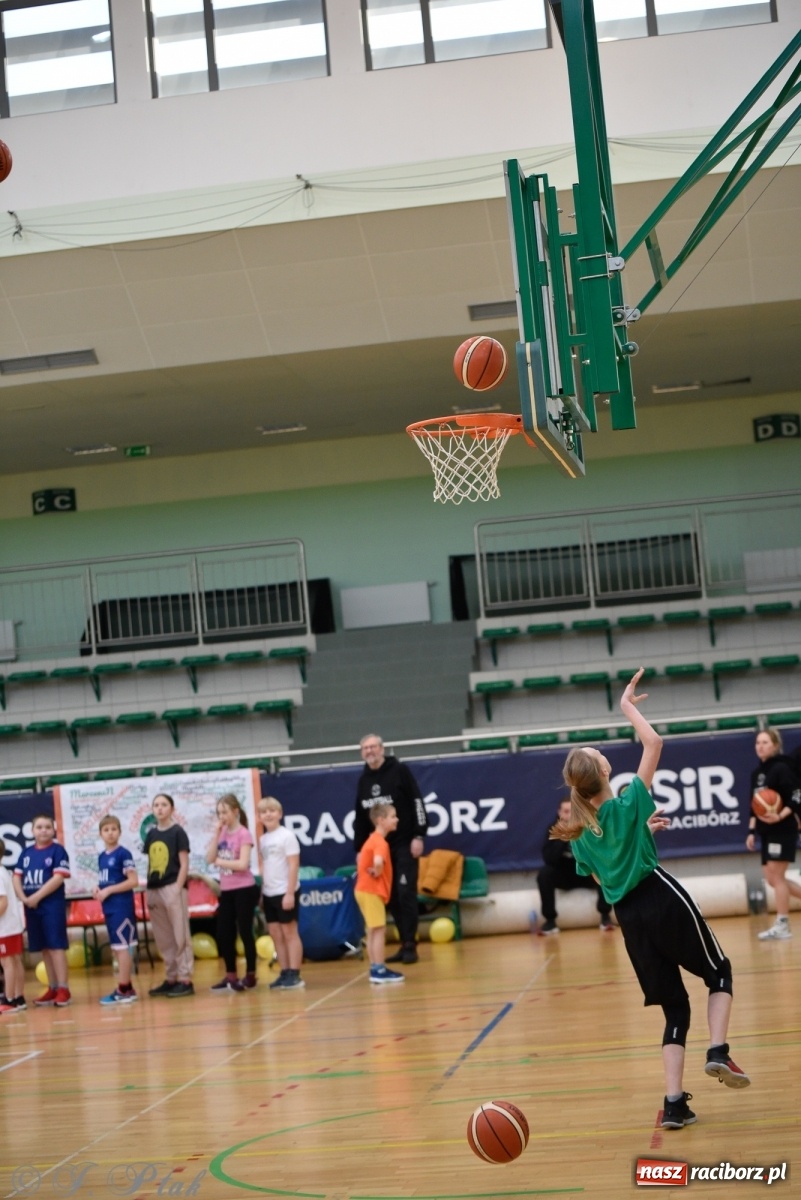 Zdjęcie w galerii na portalu naszraciborz.pl: Festiwal Sportu z SP 18 w hali przy Łąkowej [FOTO i WIDEO] wiadomości z regionu