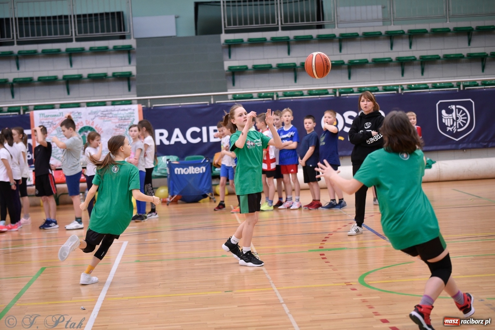 Zdjęcie w galerii na portalu naszraciborz.pl: Festiwal Sportu z SP 18 w hali przy Łąkowej [FOTO i WIDEO] wiadomości z regionu