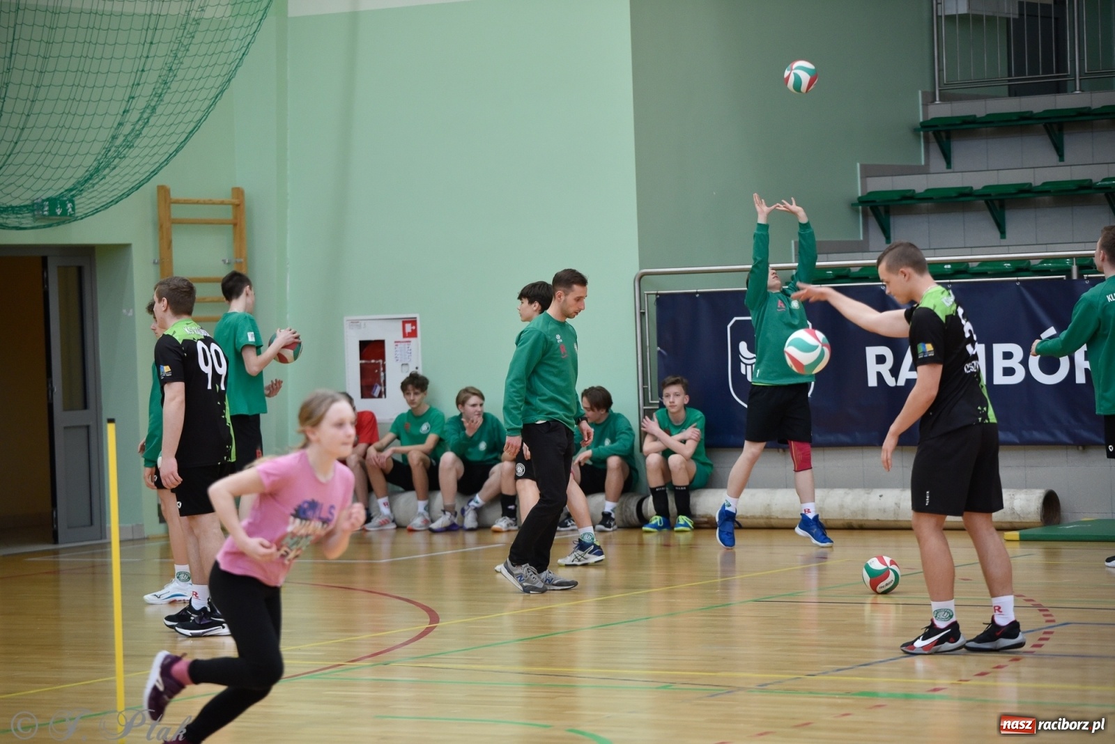 Zdjęcie w galerii na portalu naszraciborz.pl: Festiwal Sportu z SP 18 w hali przy Łąkowej [FOTO i WIDEO] wiadomości z regionu