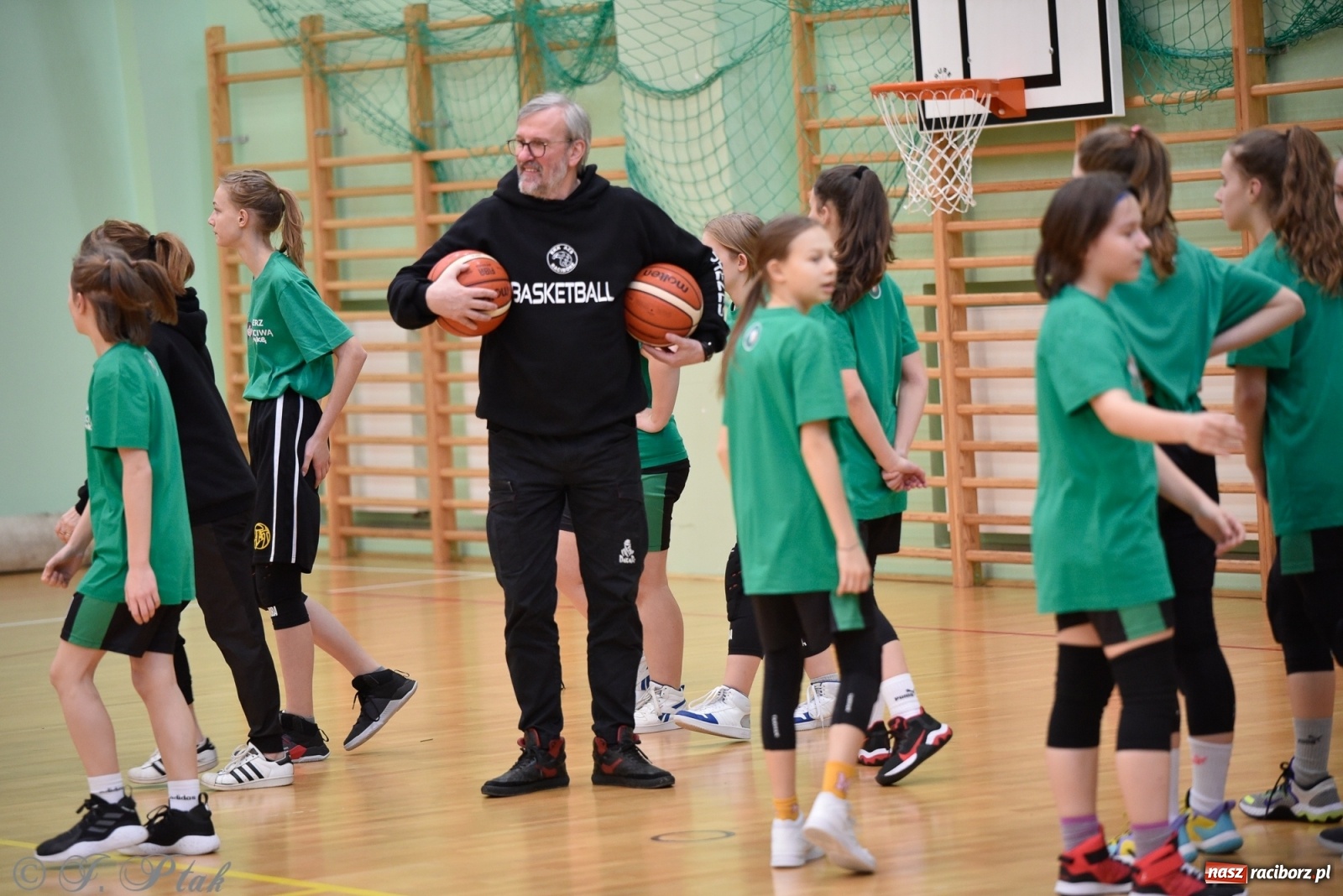 Zdjęcie w galerii na portalu naszraciborz.pl: Festiwal Sportu z SP 18 w hali przy Łąkowej [FOTO i WIDEO] wiadomości z regionu