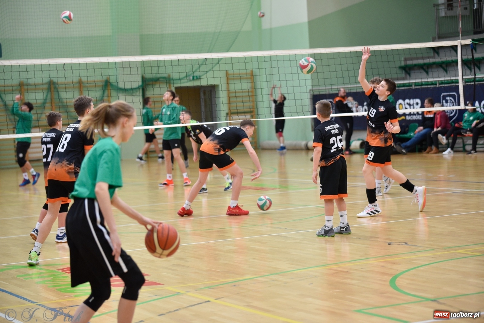 Zdjęcie w galerii na portalu naszraciborz.pl: Festiwal Sportu z SP 18 w hali przy Łąkowej [FOTO i WIDEO] wiadomości z regionu