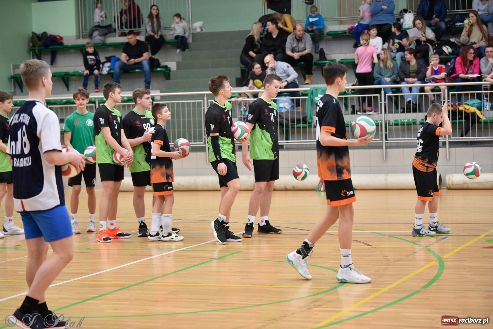 Zdjęcie w galerii na portalu naszraciborz.pl: Festiwal Sportu z SP 18 w hali przy Łąkowej [FOTO i WIDEO] wiadomości z regionu