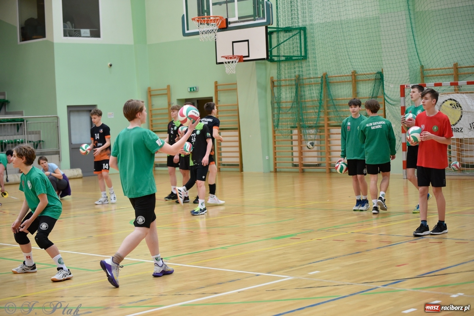 Zdjęcie w galerii na portalu naszraciborz.pl: Festiwal Sportu z SP 18 w hali przy Łąkowej [FOTO i WIDEO] wiadomości z regionu