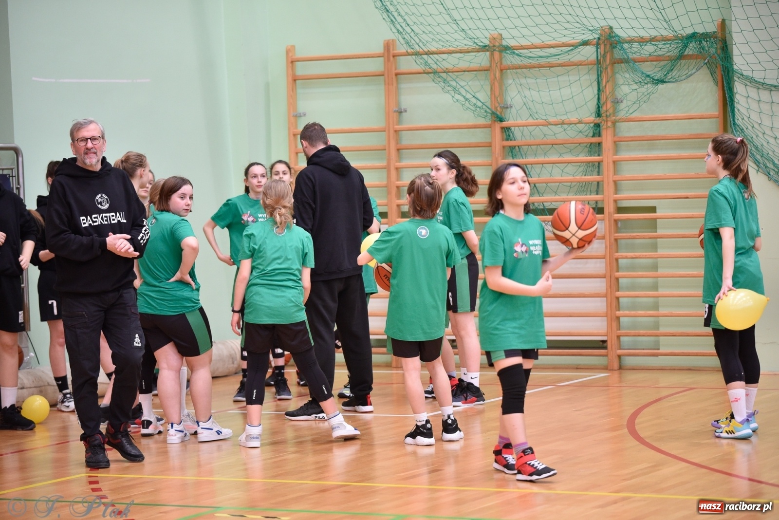 Zdjęcie w galerii na portalu naszraciborz.pl: Festiwal Sportu z SP 18 w hali przy Łąkowej [FOTO i WIDEO] wiadomości z regionu