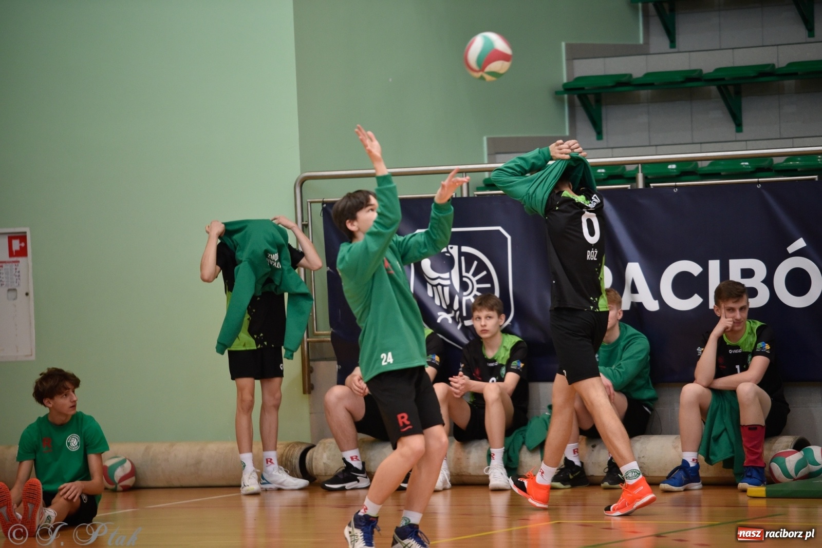 Zdjęcie w galerii na portalu naszraciborz.pl: Festiwal Sportu z SP 18 w hali przy Łąkowej [FOTO i WIDEO] wiadomości z regionu