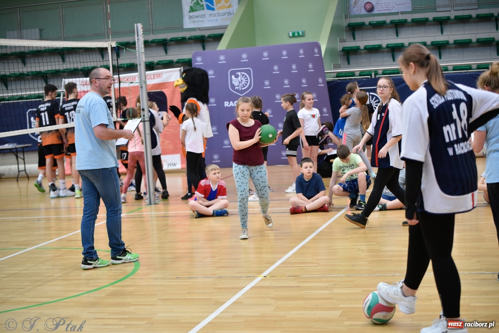 Zdjęcie w galerii na portalu naszraciborz.pl: Festiwal Sportu z SP 18 w hali przy Łąkowej [FOTO i WIDEO] wiadomości z regionu
