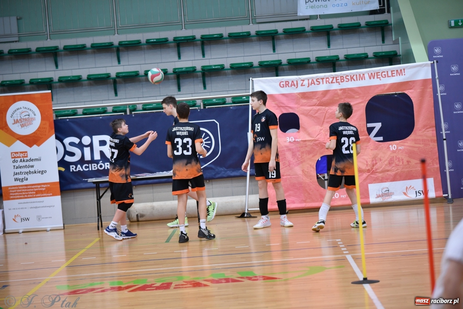 Zdjęcie w galerii na portalu naszraciborz.pl: Festiwal Sportu z SP 18 w hali przy Łąkowej [FOTO i WIDEO] wiadomości z regionu