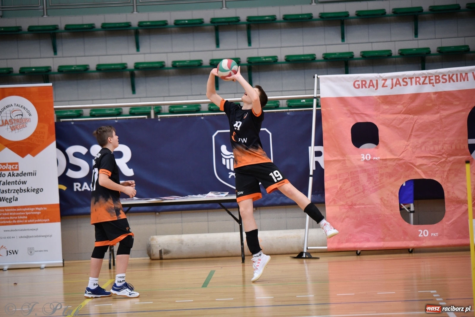 Zdjęcie w galerii na portalu naszraciborz.pl: Festiwal Sportu z SP 18 w hali przy Łąkowej [FOTO i WIDEO] wiadomości z regionu