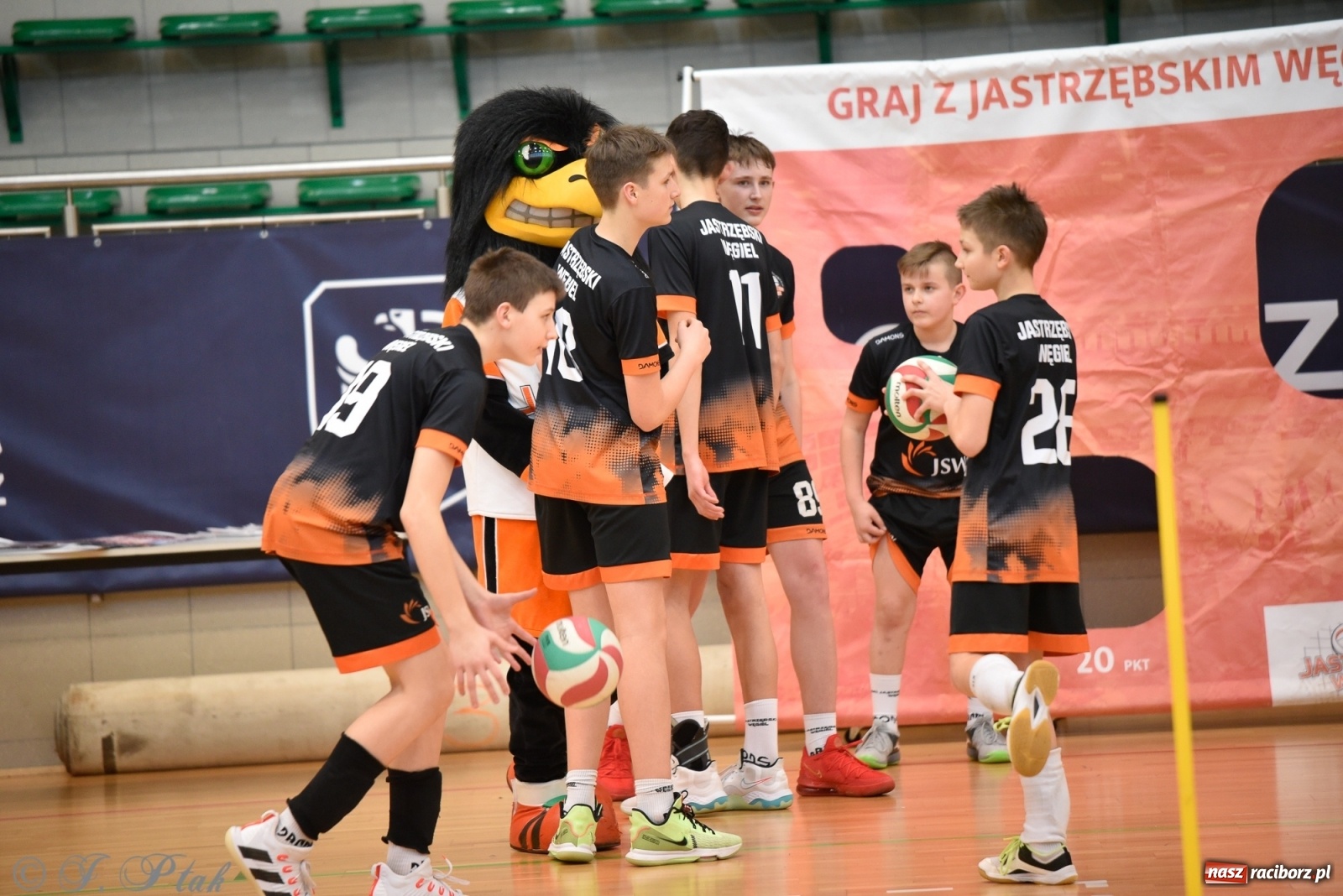 Zdjęcie w galerii na portalu naszraciborz.pl: Festiwal Sportu z SP 18 w hali przy Łąkowej [FOTO i WIDEO] wiadomości z regionu