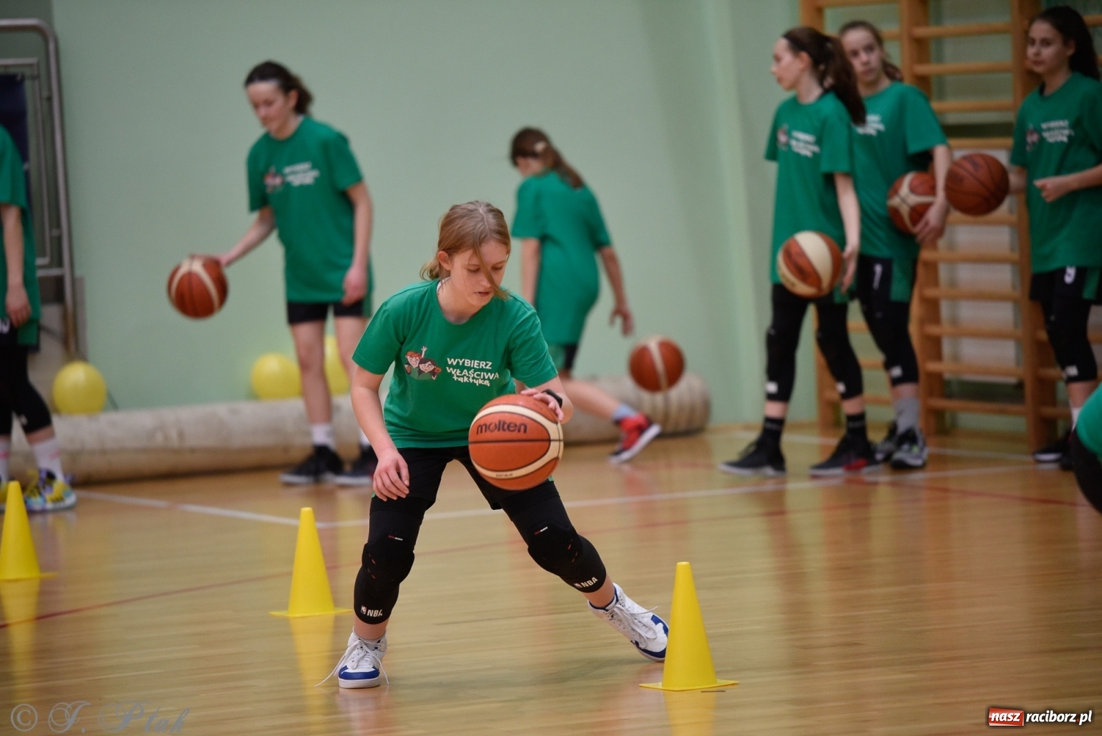 Zdjęcie w galerii na portalu naszraciborz.pl: Festiwal Sportu z SP 18 w hali przy Łąkowej [FOTO i WIDEO] wiadomości z regionu