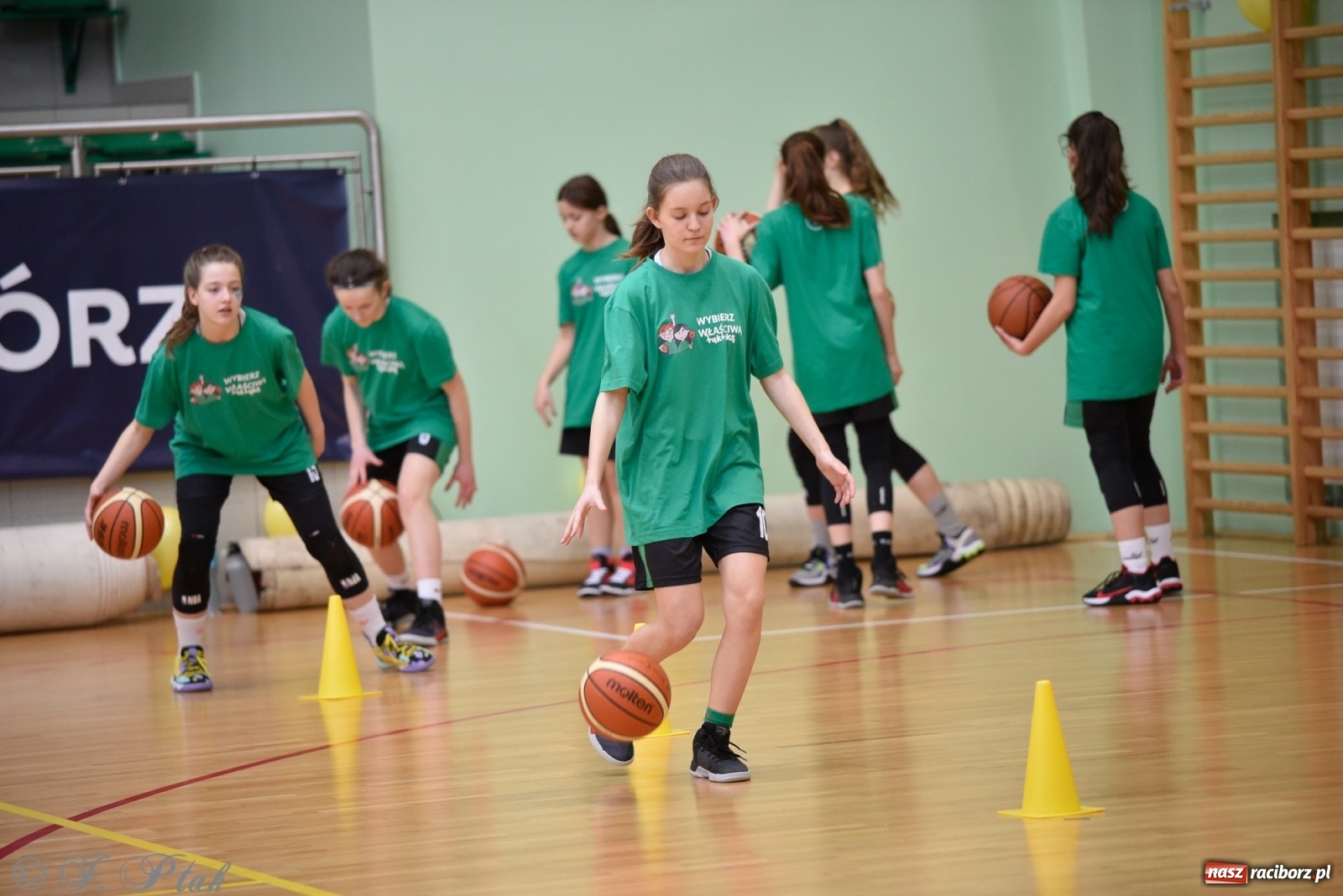 Zdjęcie w galerii na portalu naszraciborz.pl: Festiwal Sportu z SP 18 w hali przy Łąkowej [FOTO i WIDEO] wiadomości z regionu