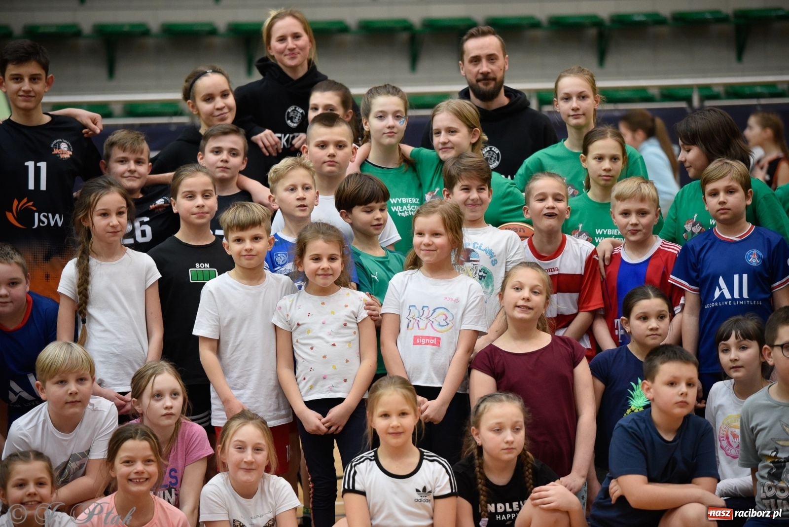 Zdjęcie w galerii na portalu naszraciborz.pl: Festiwal Sportu z SP 18 w hali przy Łąkowej [FOTO i WIDEO] wiadomości z regionu