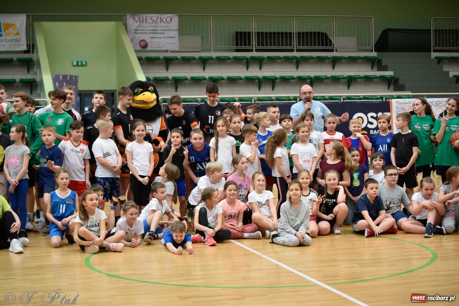 Zdjęcie w galerii na portalu naszraciborz.pl: Festiwal Sportu z SP 18 w hali przy Łąkowej [FOTO i WIDEO] wiadomości z regionu