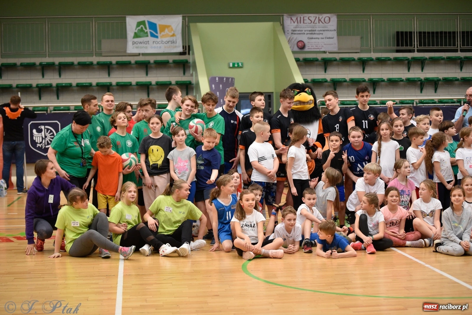 Zdjęcie w galerii na portalu naszraciborz.pl: Festiwal Sportu z SP 18 w hali przy Łąkowej [FOTO i WIDEO] wiadomości z regionu