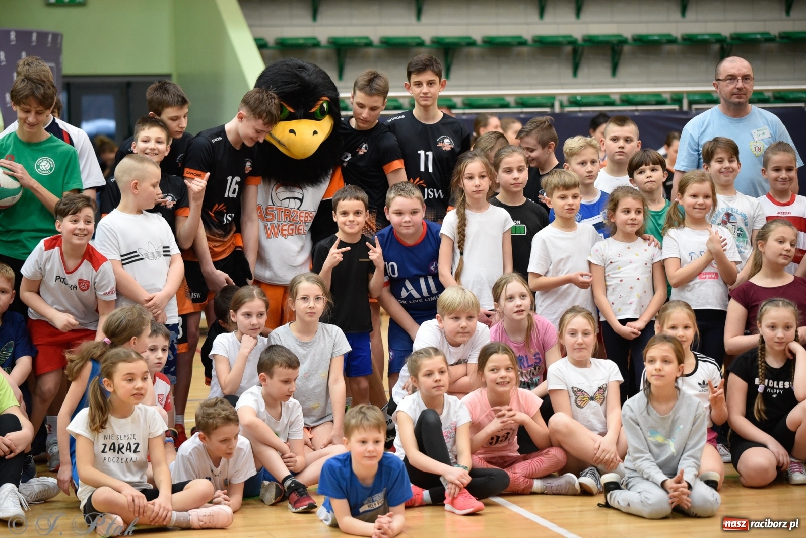 Zdjęcie w galerii na portalu naszraciborz.pl: Festiwal Sportu z SP 18 w hali przy Łąkowej [FOTO i WIDEO] wiadomości z regionu