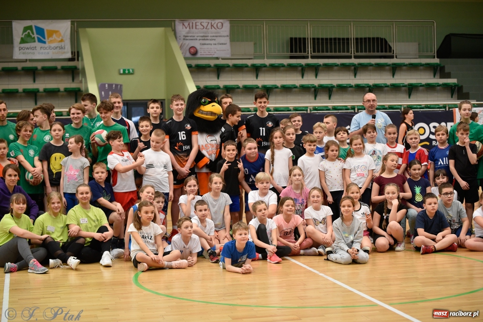 Zdjęcie w galerii na portalu naszraciborz.pl: Festiwal Sportu z SP 18 w hali przy Łąkowej [FOTO i WIDEO] wiadomości z regionu