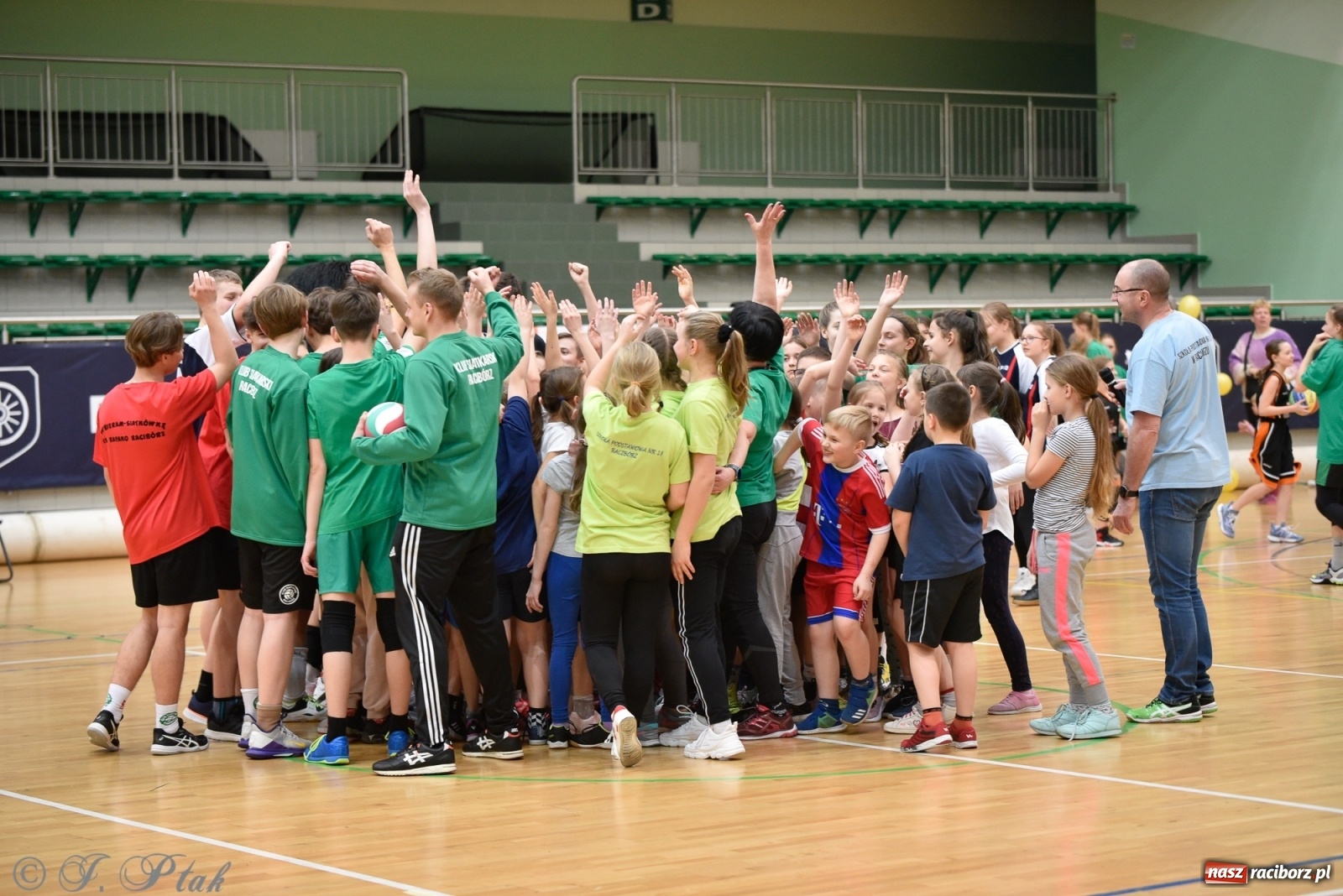 Zdjęcie w galerii na portalu naszraciborz.pl: Festiwal Sportu z SP 18 w hali przy Łąkowej [FOTO i WIDEO] wiadomości z regionu