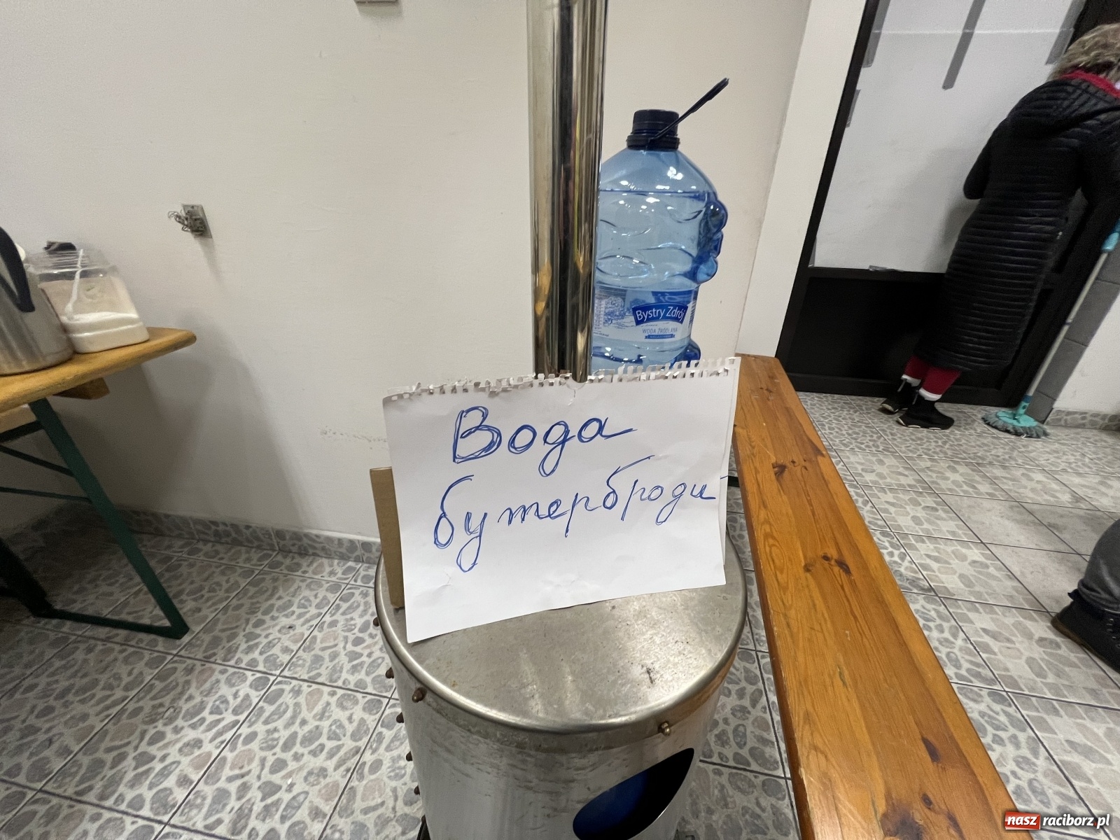 Zdjęcie w galerii na portalu naszraciborz.pl: Całodobowe dyżury na dworcu w Chałupkach, bo Ukraińcy wysiadają tu... przez pomyłkę wiadomości z regionu