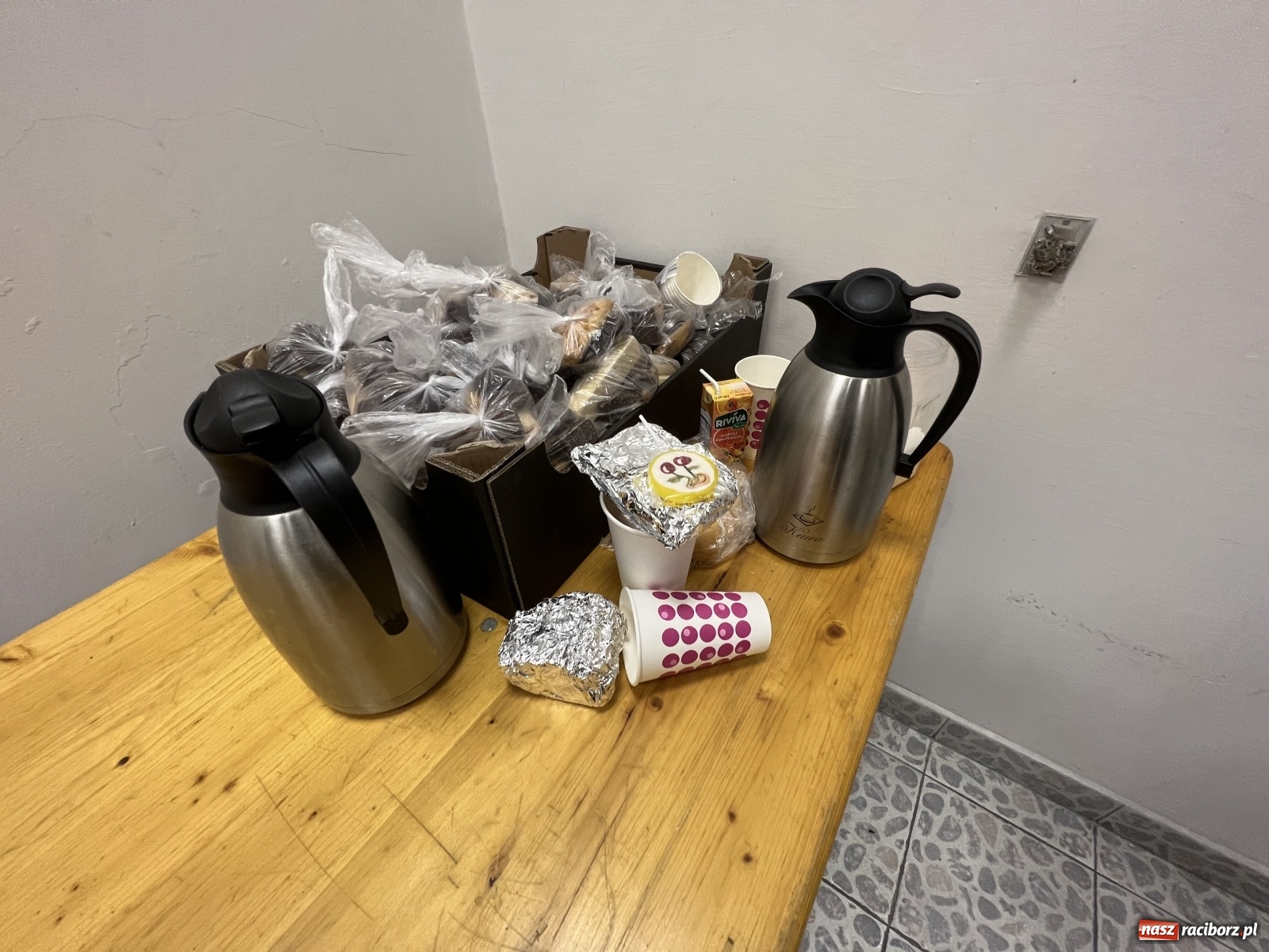 Zdjęcie w galerii na portalu naszraciborz.pl: Całodobowe dyżury na dworcu w Chałupkach, bo Ukraińcy wysiadają tu... przez pomyłkę wiadomości z regionu