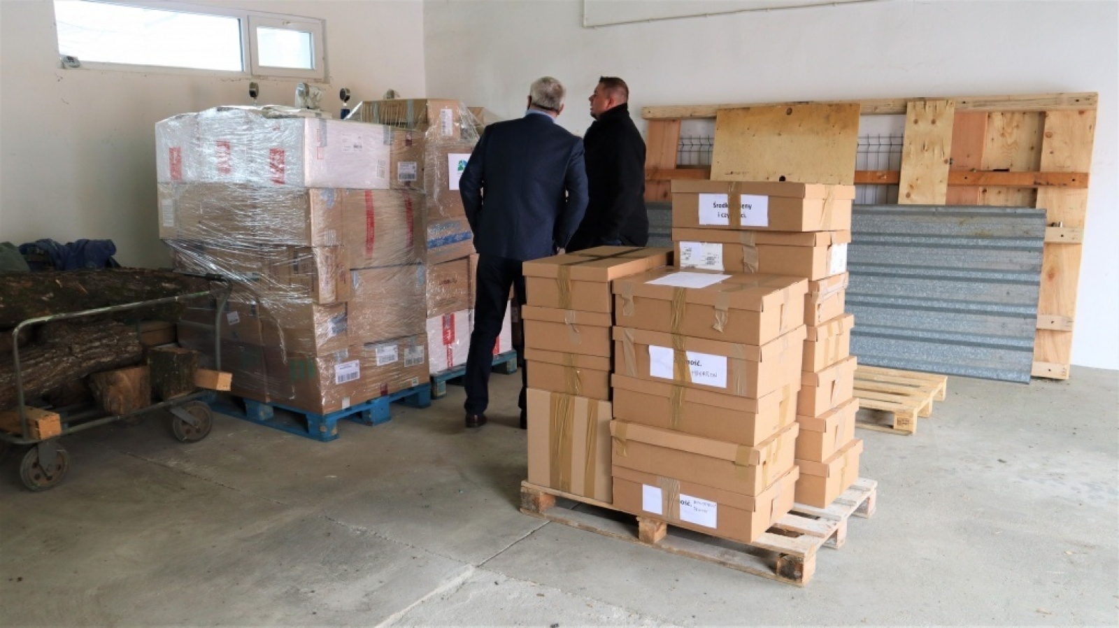 Zdjęcie w galerii na portalu naszraciborz.pl: Powiatowe punkty zbiórki darów dla Ukrainy wiadomości z regionu