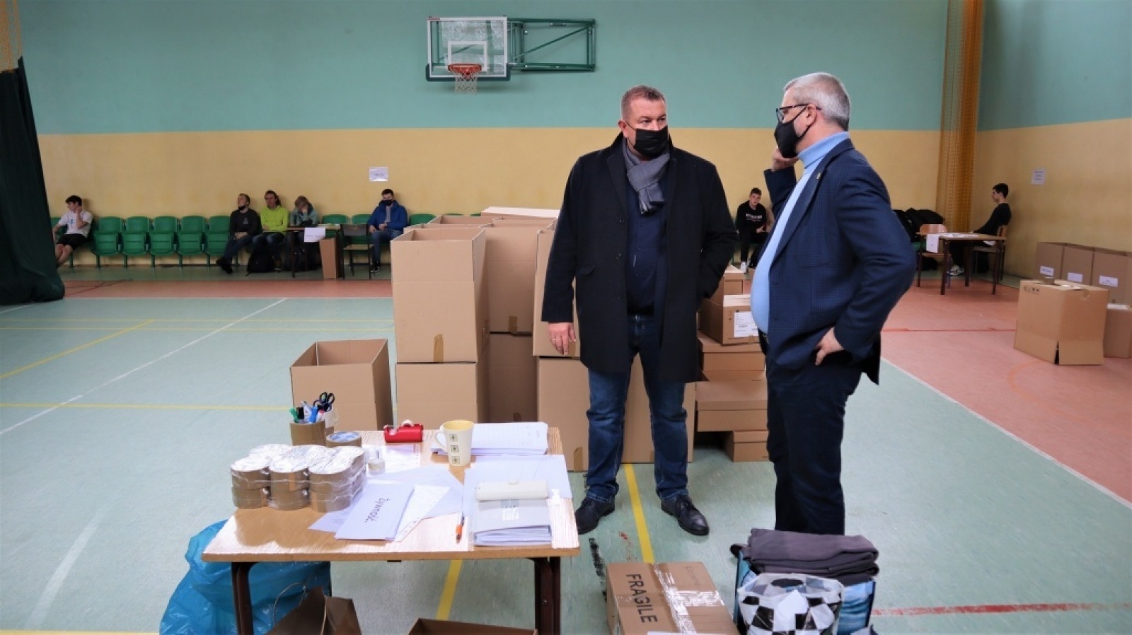 Zdjęcie w galerii na portalu naszraciborz.pl: Powiatowe punkty zbiórki darów dla Ukrainy wiadomości z regionu